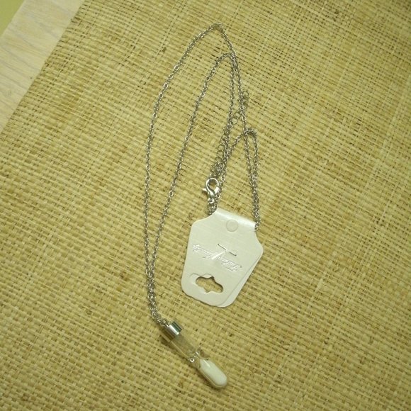 Glow in the Dark Hour Glass Necklace - Picture 3 of 16